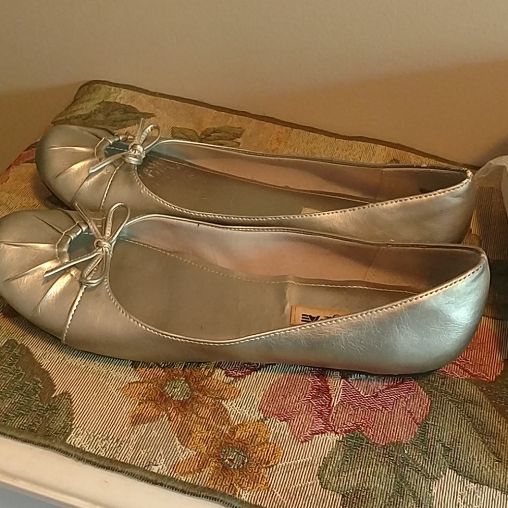 American Eagle silver flats 9.5